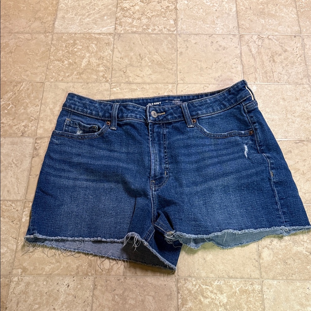 Old Navy High Rise Curvy Shorts
